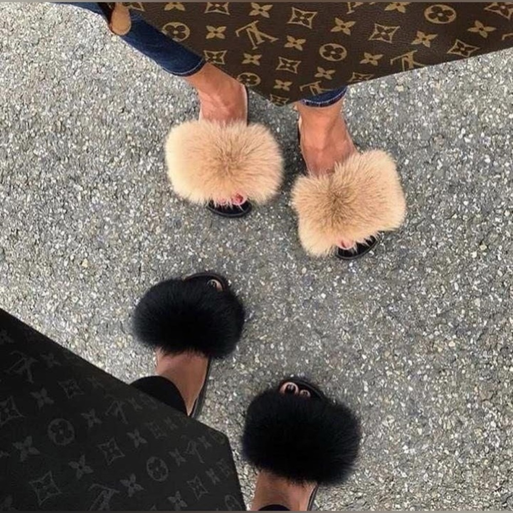 fluffy fur slides / sandals - Picture 2 of 5